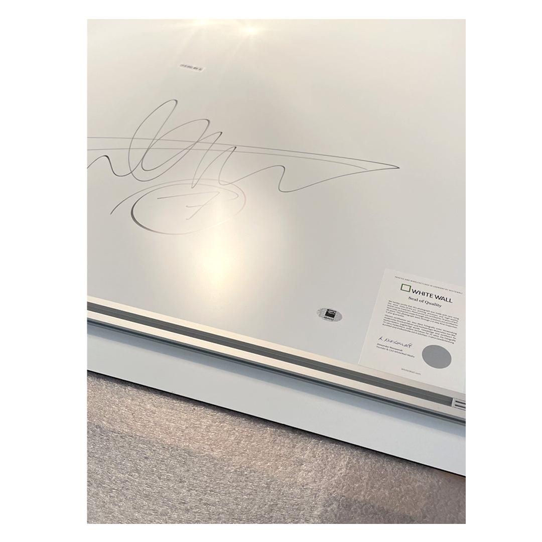 Theresa Lambrecht Kunst: Exklusive Designs und limitierte Editionen, ideal für Sammler und Liebhaber moderner Kunst und Design.