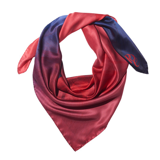 Luxuriöse Seidentücher von Theresa Lambrecht. Kunstvolle Designs für stilvolle Accessoires oder als Geschenk für Kunstliebhaber. Kadewe Aisa Collection.